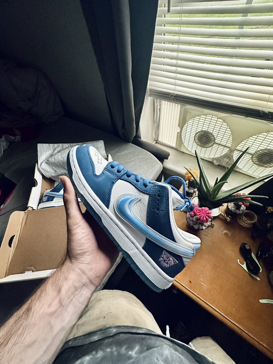 zebco999's tweet image. More detailed look at the B&amp;amp;R sb dunks. THESE ARE REPS!! 🗣️👀🤷🏽‍♂️ I have no shame. My rep guy has better QC than Nike does. I promise!  #replicas #reps #born #raised #oneblock #atatime #nike #dunks #mailcall #ChristmasinAugust #sneakerhead #snkrs