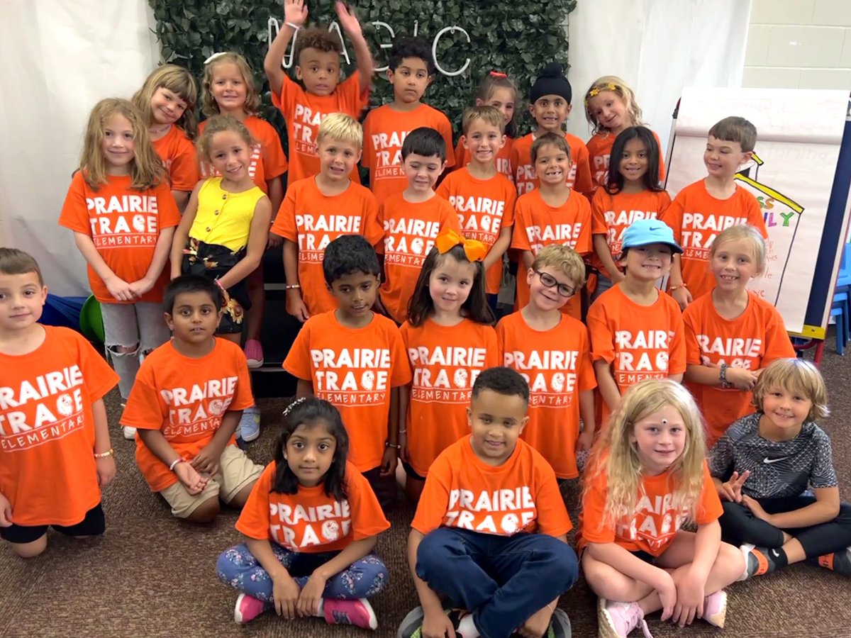 MissGreenPTE's tweet photo. Can’t wait to see how much we grow and learn this year, along with all the fun we’ll have! 🧡💙 https://t.co/TlQZCs5T8J