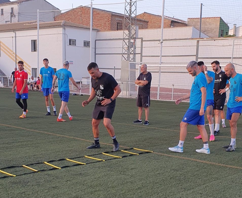 Begijar_CF_1975's tweet photo. 📍📍📍PRETEMPORADA 
2023/24

EMPEZAMOS ‼️

💛🖤 https://t.co/bkK5bHiU0X