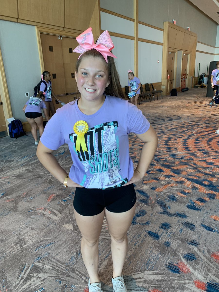 ICETHUNDER5's tweet image. We had the best time at Hot Shots!  What an honor to work with some of the best people in our industry. We learned so many new things and got to bond more as a team! Shout out to our Hot Shot tumbling winners, Connor and Judah. Also, Kaylee, on receiving one of the scholarships!