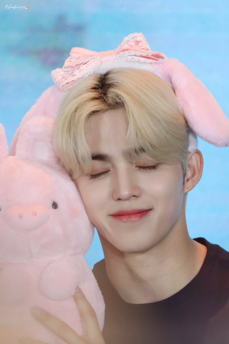 scoupsdarling's tweet photo. ♡ HAPPY COUPS DAY EVERYONE ♡
Thank you for your existence and for being the absolute best and incredibly amazing person that you are. I love you forever my cheollie 🍒🤍🤍
20180808 Happy S.COUPS's Day♥
#Happy_COUPS_Day #SEVENTEEN #SCOUPS
#Generalization_Leader_Day https://t.co/VpN6WhHu1l