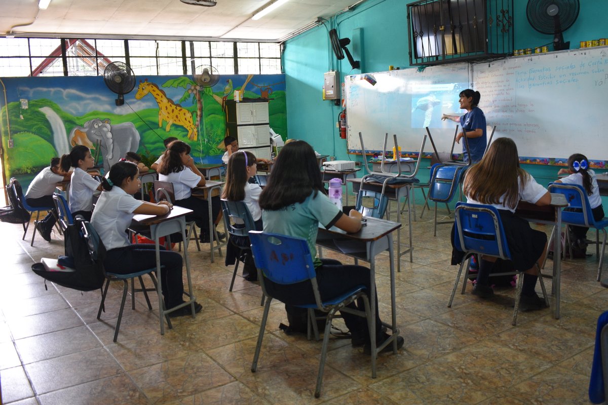 osaconservation's tweet photo. While our #conservation efforts are centered in #CostaRica's South Pacific, our impact reaches far. We recently visited Central Pacific Coast schools to discuss #seaturtle #conservation. Thanks to The State of the World’s Sea Turtles &amp; the @OceanicSociety for their support! https://t.co/1XLGb6UDn1