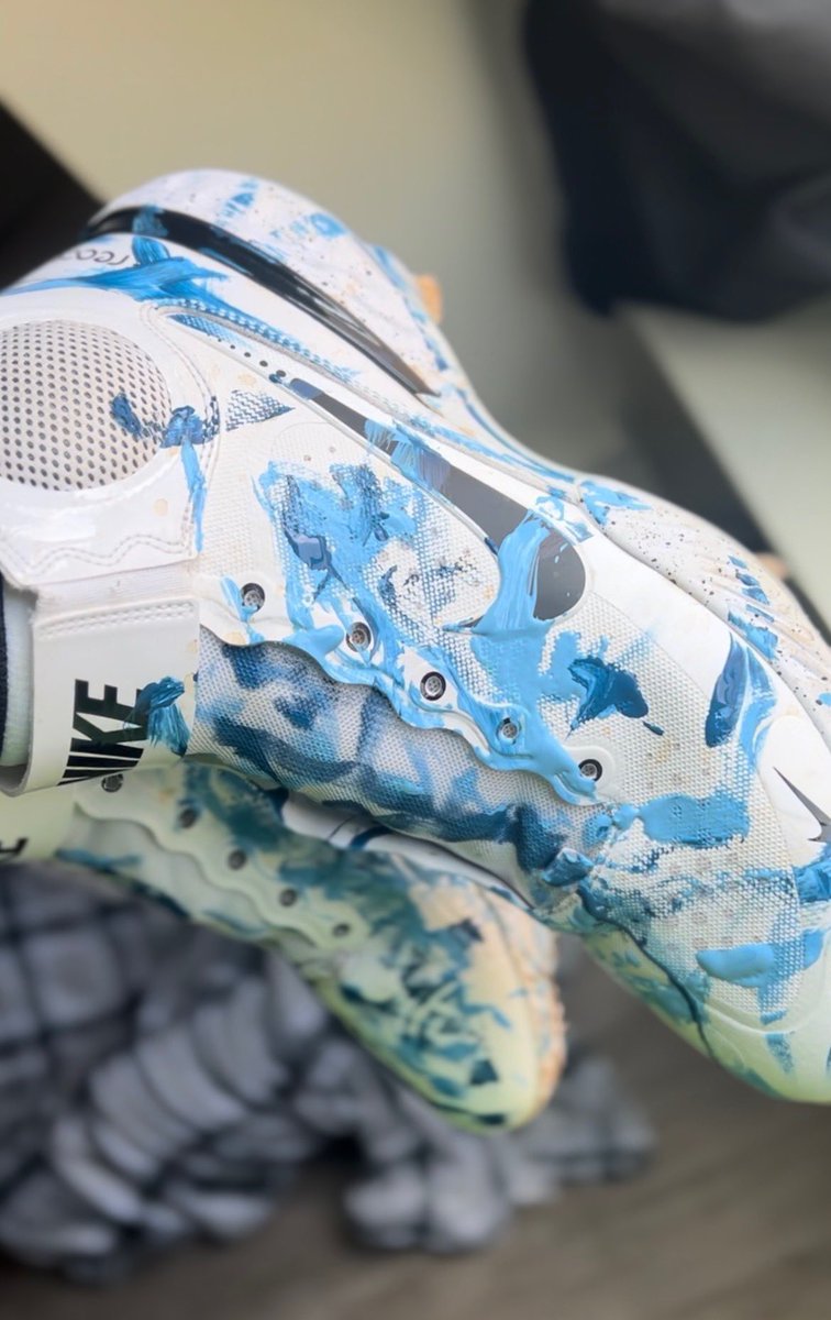 ETreuden's tweet photo. Have you ever noticed the spikes that Bowden Francis wears on the mound? Turns out, his 2 year old son was painting one day and Francis had him paint his spikes. Now he gets to have his son with him every time he’s on the mound. Nice story that hasn’t gotten enough love this year https://t.co/LRksbCbEHr
