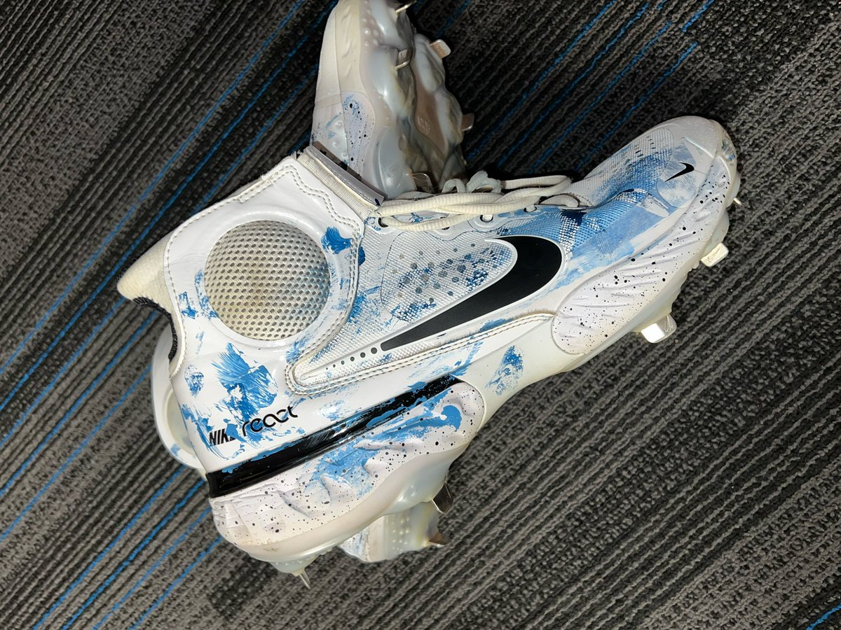 ETreuden's tweet photo. Have you ever noticed the spikes that Bowden Francis wears on the mound? Turns out, his 2 year old son was painting one day and Francis had him paint his spikes. Now he gets to have his son with him every time he’s on the mound. Nice story that hasn’t gotten enough love this year https://t.co/LRksbCbEHr