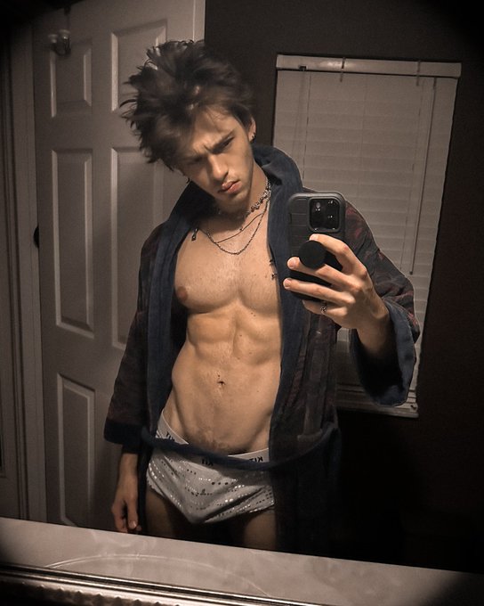 You want my cigar? https://t.co/MYYHOTPibD