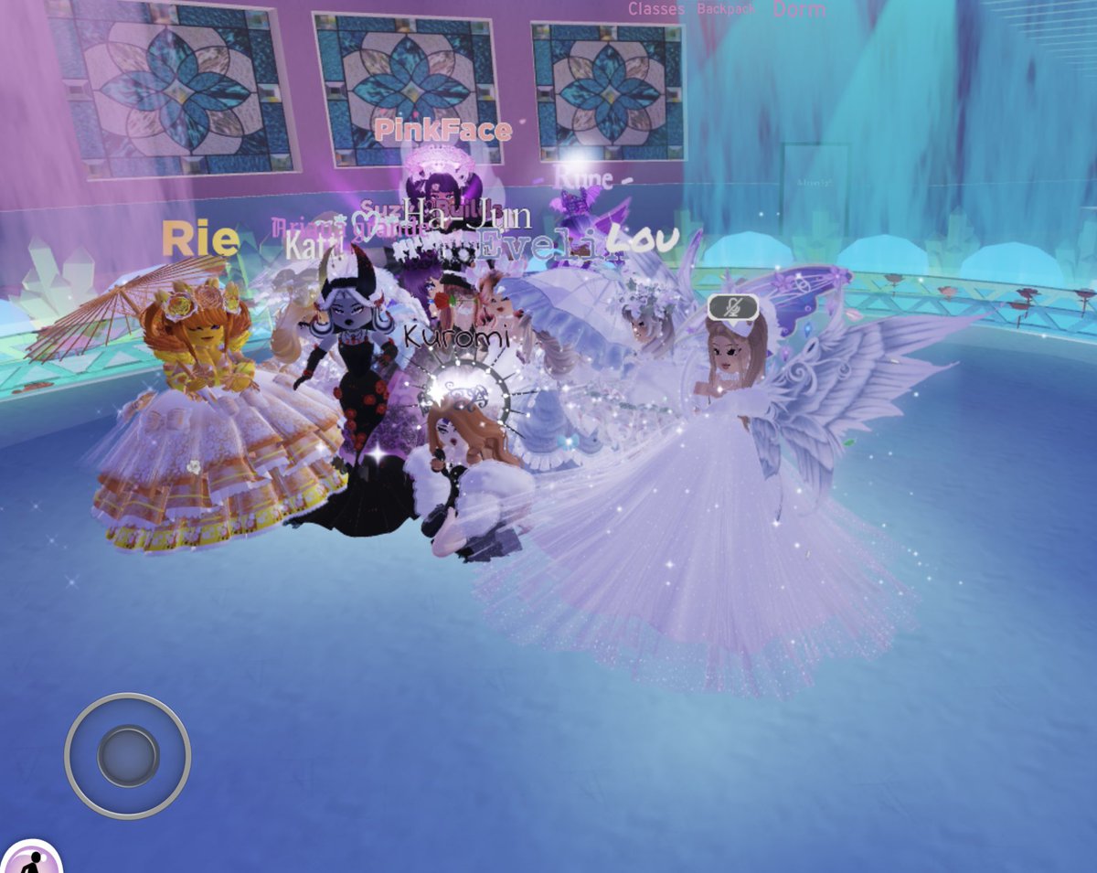 Luckyl_l's tweet photo. @suzy_builds Meeting u was so fun !! I cant wait till u get to 200k :D https://t.co/sthOVonyQx