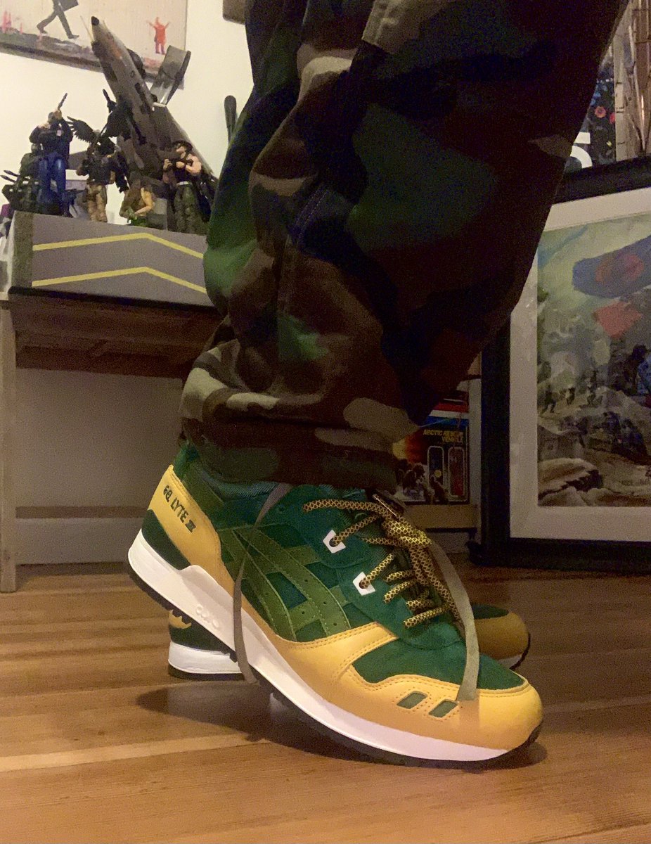 #kotd #snkrsliveheatingup #kith #marvel #xmen #Rogue 
Asics Kith Marvel X-Men Rogue Gel-Lyte III Men’s Size 10 1/2 I’m so pissed how eBay went about authenticating this pair..🤦🏽‍♂️ #mykicks12exclusive #snkrskickcheck #snkrs