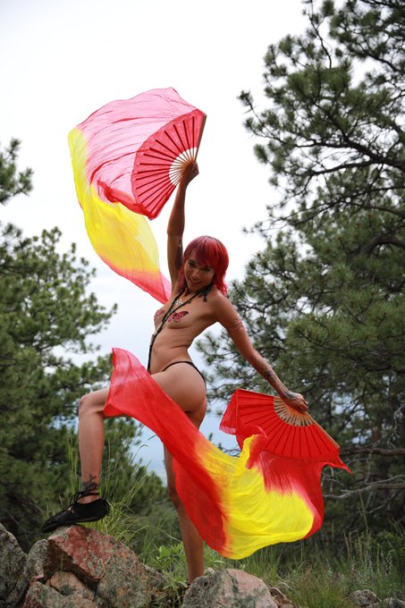 Watch Pixie 🧚🏼‍♀️🌹's leaked NSFW photo on TwXstars