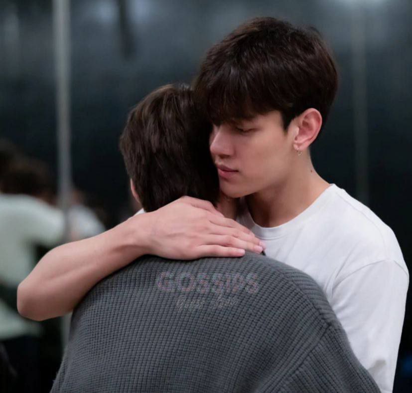 gossips_bl's tweet image. TÁ VINDO AÍ!

Iniciados primeiros Workshops do novo #BL de suspense e Fantasia, #SpiritReborn.  A série será uma adaptação do romance &quot;Khemjira Will Survive&quot; (เขมจิราต้องรอด) de Cali (คาลิ). 
A produção promete ser um diferencial trazendo a mistura do gênero Boys Love e Suspense.