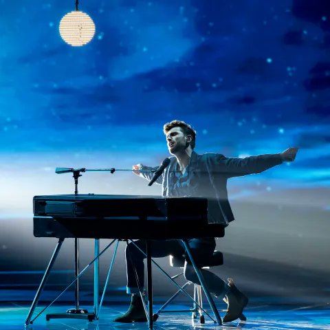 chartdata's tweet photo. Duncan Laurence's "Arcade" becomes the first Eurovision entry in history to surpass 1 billion streams on Spotify. https://t.co/gdNTHvO24f
