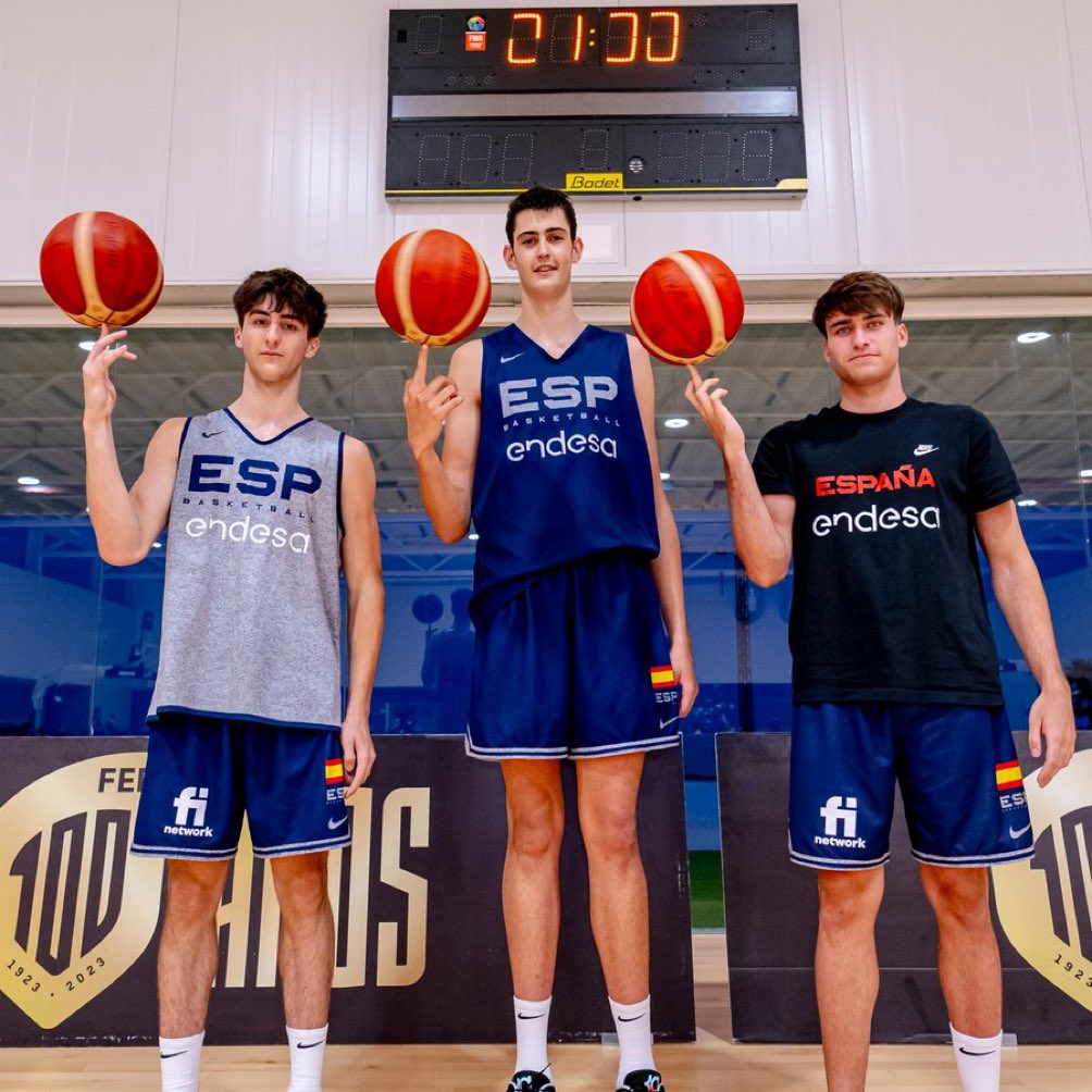 GIGANTESbasket's tweet photo. Lucas Langarita, Aday Mara y Rafa Villar se suman a los entrenamientos de la Selección Española de Scariolo 🇪🇸💎 https://t.co/FEAJjInXEC