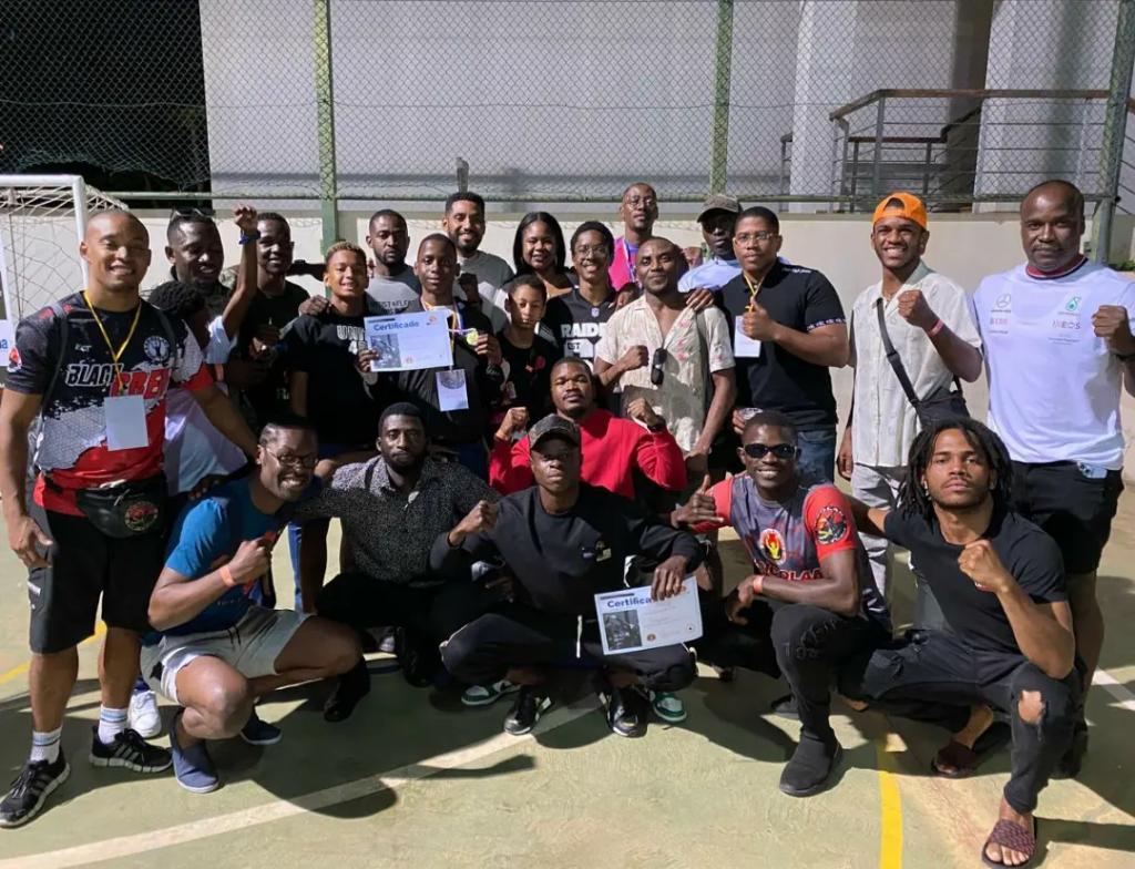 AngolanTopTeam's tweet photo. Yesterday we went to war in Kickboxing, unfortunately of the 3 athletes only 2 won. They were well disputed fights... Congratulations to the team.
Keep believing!!
Ginaldo❌
Gelson✅
Eugénio✅
A Estrela ⭐ aqui é a EQUIPA
#AngolanTopTeam👊🏾🇦🇴 #kickboxing #angolakickboxing https://t.co/hevmZNAKON