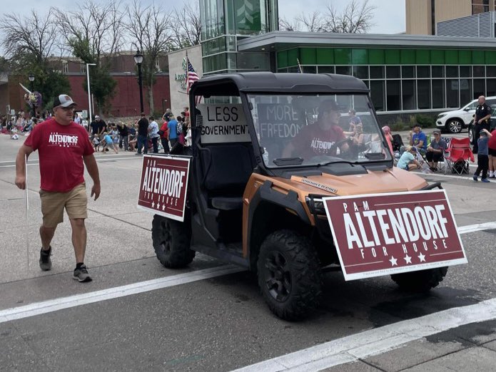 PamAltendorf's tweet image. RED WING Parade 2023
🌟Highlights🌟
The kids! The high-fives and smiles! They’re always #1!
The people who said things like:
🇺🇸“We’re with you!”
🇺🇸”Keep fighting!”
🇺🇸”I love your newspaper column!”
🇺🇸”We support #lessgovernment and #morefreedom too!”