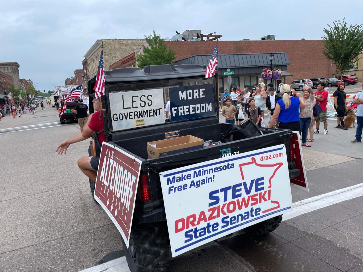 PamAltendorf's tweet image. RED WING Parade 2023
🌟Highlights🌟
The kids! The high-fives and smiles! They’re always #1!
The people who said things like:
🇺🇸“We’re with you!”
🇺🇸”Keep fighting!”
🇺🇸”I love your newspaper column!”
🇺🇸”We support #lessgovernment and #morefreedom too!”