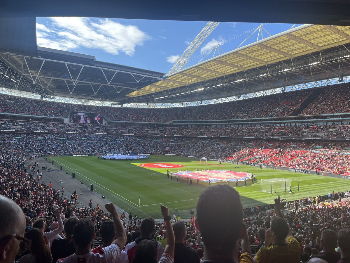 nathan__jamess's tweet photo. Some day ! Start how we mean to go on COYG 🔴⚪️#afc https://t.co/pSNQQl66rL