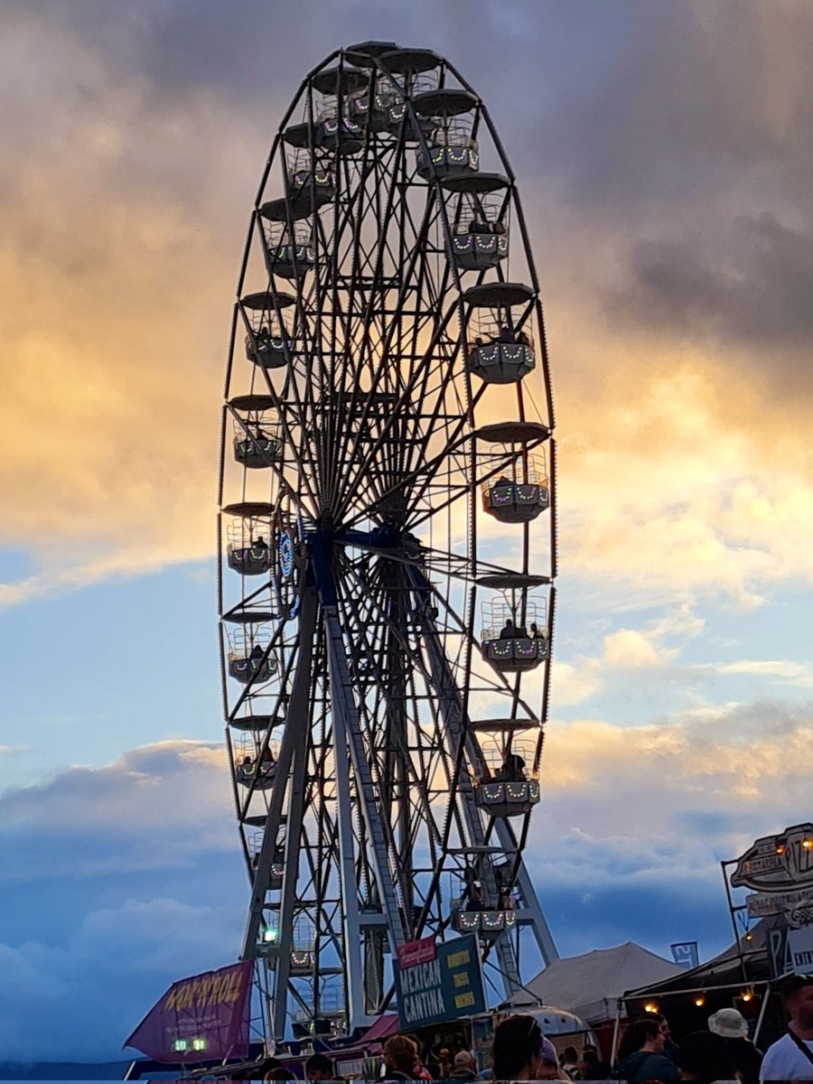 shazoshea's tweet photo. #AllTogetherNow #dusk #festivals @ATNfestival @CurraghmoreE @wlrfm https://t.co/99nSSnHbqi