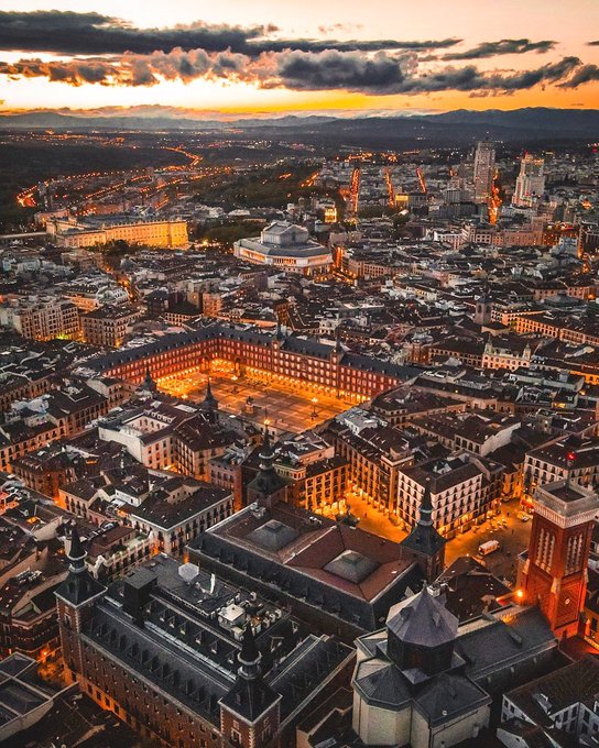 ¿Qué te parece esta vista aérea de Madrid?

📷 <a href="/world_walkerz/">World Walkerz</a>