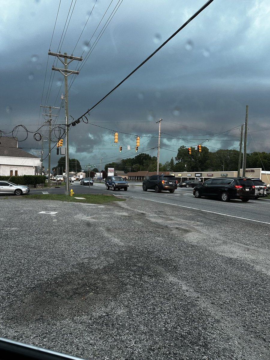 stephytys's tweet photo. @wxbrad Denver looking toward Catawba County. Lightning is crazy https://t.co/XFRbTnkfAl