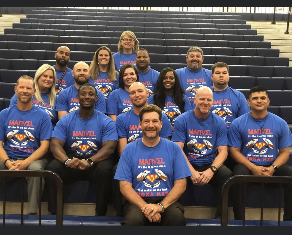 jasmine_boddie's tweet image. How it started V How it’s going !! 
Love our new team members but we’ll never forget the OGs!! ❤️💙 #precovid #missingone