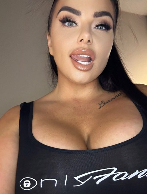 Throat babyyy 😚🤤 https://t.co/SYgYD2sfu8