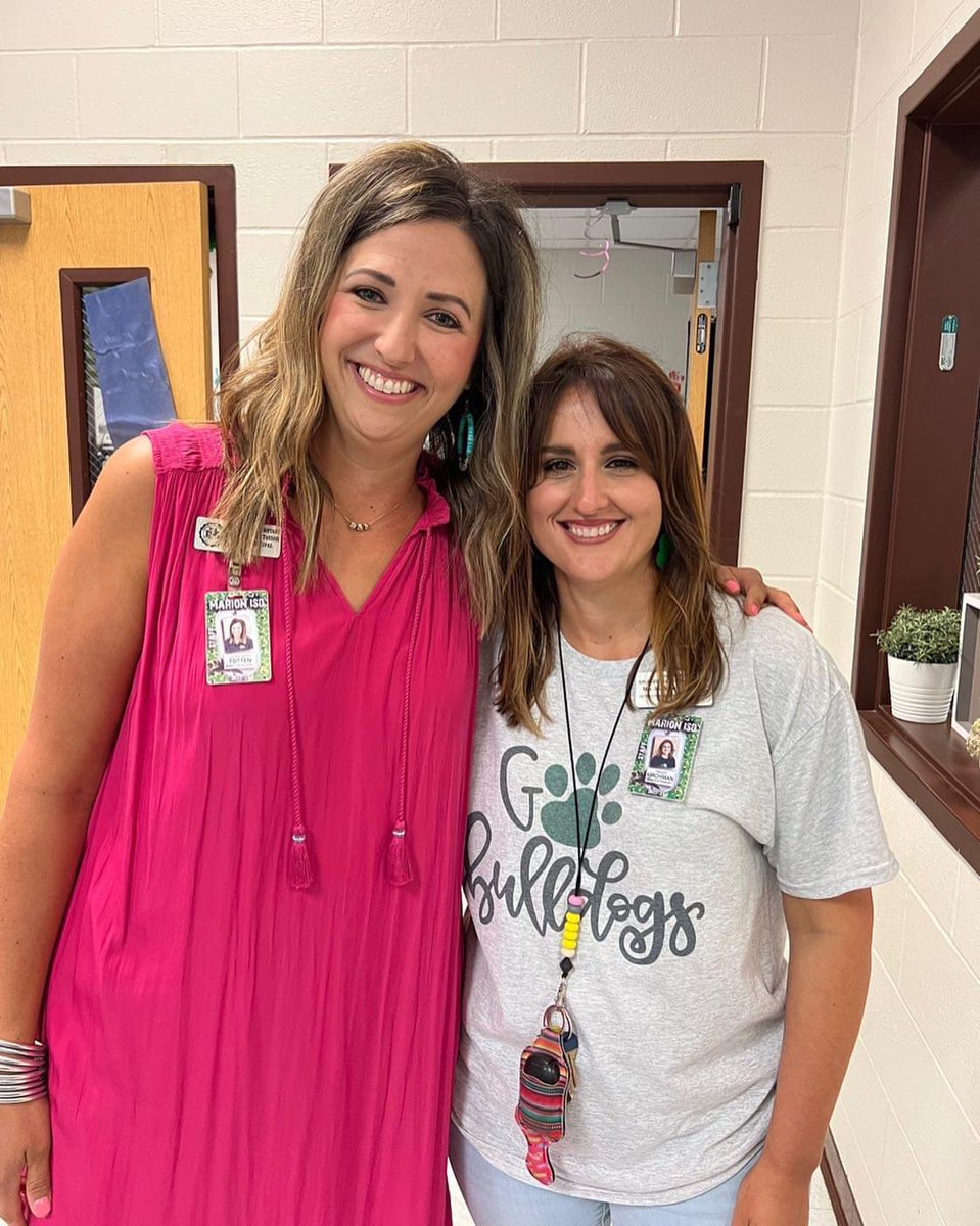TraceyTerry1's tweet photo. #bulldogbeat  #normakrueger Here’s to wonderful school year 2023-24 https://t.co/l2kSQU19cl