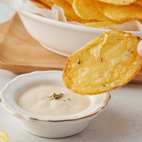 PedroPerezMur's tweet photo. Top Spanish product in the online retail in South Korea ❤️🙈🙏

@snackifications @BrandsXpansion #snackifications #artisanpotatochips #chips https://t.co/8rJYdoz7nu