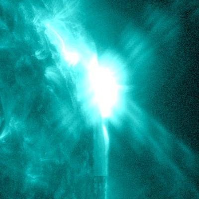 _SpaceWeather_'s tweet photo. Major X1.51 flare from sunspot region 3386
Follow live on https://t.co/3Xxrvc3cpA https://t.co/J31rClT7lt