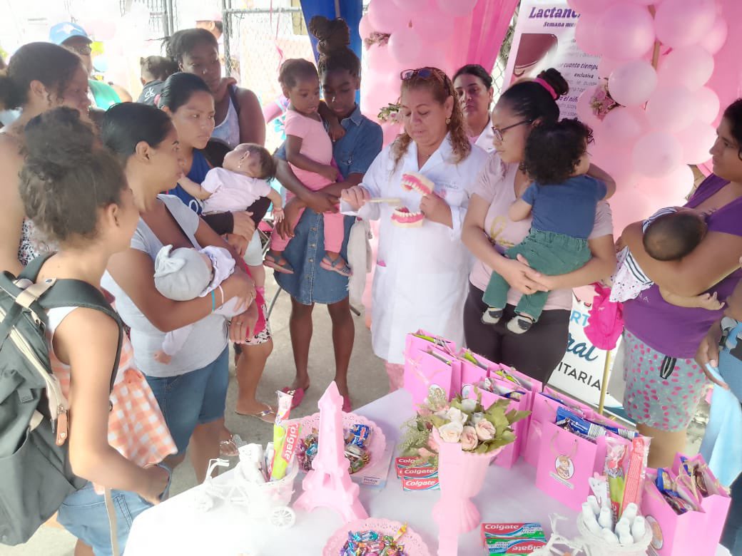 Salud_Guayas's tweet photo. #NuestroTrabajoContinúa I Personal de las Unidades Operativas del #Distrito09D01 de @Salud_Ec, realizan diversas actividades educomunicacionales, por la Semana de la #LactanciaMaterna. https://t.co/pyWti53wQh