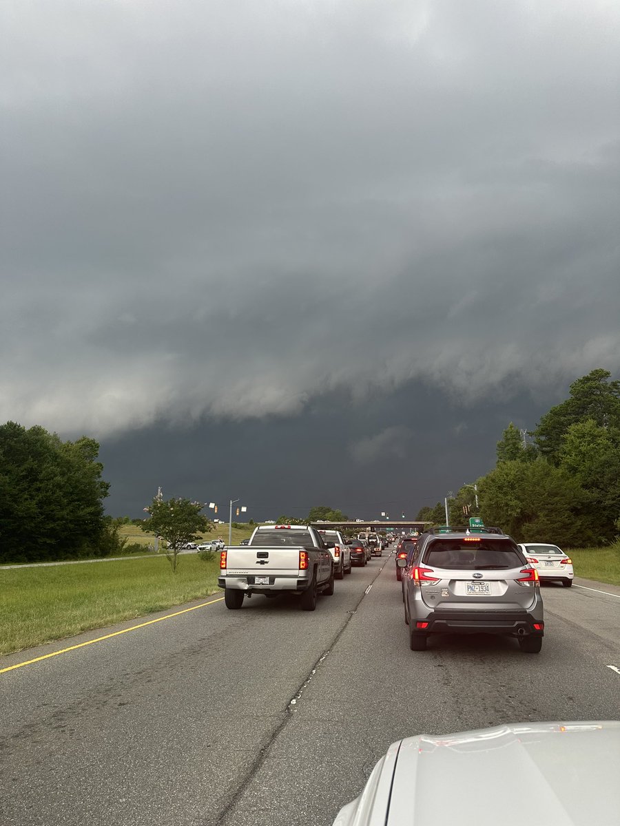 jssaylor's tweet photo. On Brookshire facing north approaching 485. @wxbrad https://t.co/rg5RaS6CFz