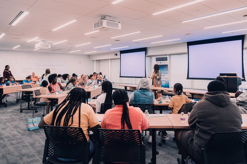 43North_'s tweet photo. Thrilled to have our Events Manager, Sophia Marshall, visit WNY Stem's Girls Who Code! We explored the 43North process and our role in Buffalo's thriving ecosystem and discussed empowering young talent in tech and entrepreneurship. 
 #43North #GirlsWhoCode #TechOpportunities #InspiringYouth #BrightFuture