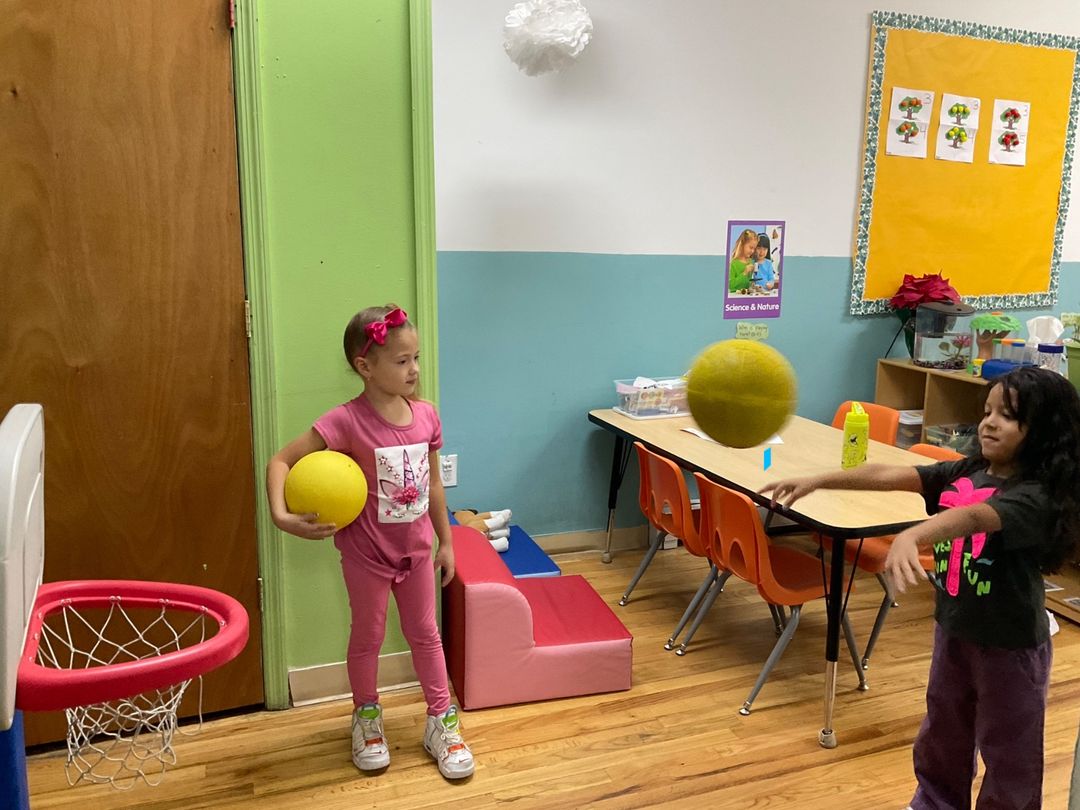 Sports week has begun! Since its wet outside a few of our friends enjoyed their indoor playtime with a short game of basketball 🏀
#playfuldiscoveriescdc #playfuldiscoveries #nycpreschool #summerschool #summerlearning #earlylearning #sportsweek #indoorplaytime #basketballkids