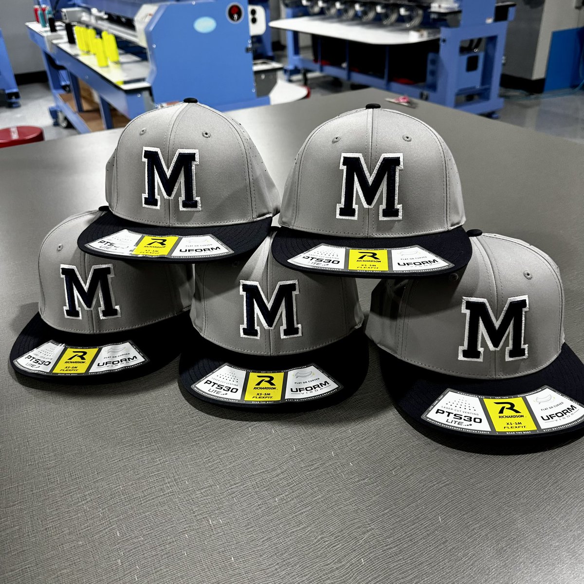 1️⃣ week until Fall ball…

Fall hats looking clean❄️🥶