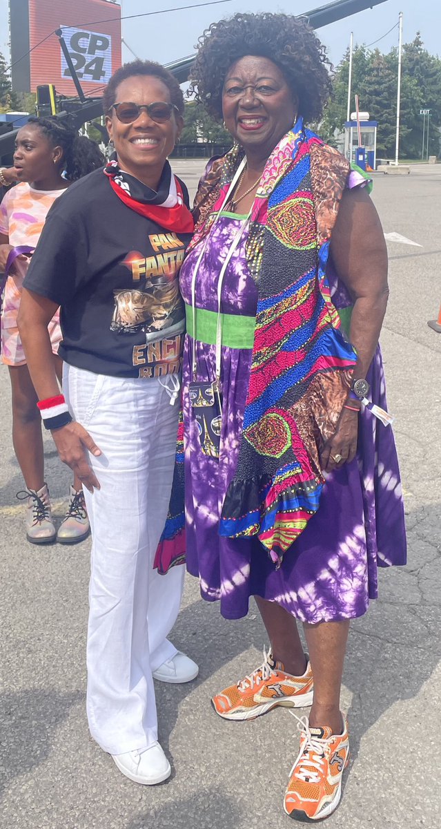 Jameazuberi's tweet photo. Bucket list checked @CP24 @nathandowner1 @jessicasmith @JeanAugustine07 @ritacox @DJSpicenyc with deepest gratitude I got to be a #carnivalarts ambassador for @GoTOCarnival @cityoftoronto our ancestors are celebrating #teammammy @CARIBANA1967 give birth to this #carnival spirit https://t.co/7rpqZLWDJF