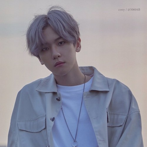sara_exol_sehun's tweet photo. _ یه افسانه خیلی قشنگی هست که میگه هر کسی که رو دست چپش خال داشته باشه تو زندگی بعدیش فرشته میشه _
اینکه بکهیون همین الانشم فرشتس افسانه نیست واقعیت خیلی قشنگیه 🥹🤍
#WeLoveYouBaekhyun
#WeStandWithBaekhyun
@weareoneEXO @B_hundred_Hyun
#백현아오늘은 https://t.co/EPpwWbplCk