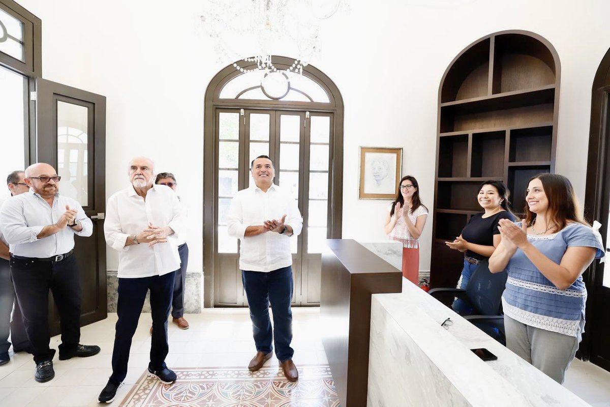 RenanBarrera's tweet photo. ¡#Mérida, capital cultural de #Yucatán! 

Supervisamos los trabajos de rehabilitación del Centro Cultural “Fernando Castro Pacheco”, un nuevo espacio cultural que es un homenaje y una significativa aportación del municipio para promover y preservar la obra pictórica de este artista orgullosamente yucateco. Seguimos #CreciendoJuntos impulsando la cultura y las artes para que estén al alcance de todas y todos. #MéridaEsCultura