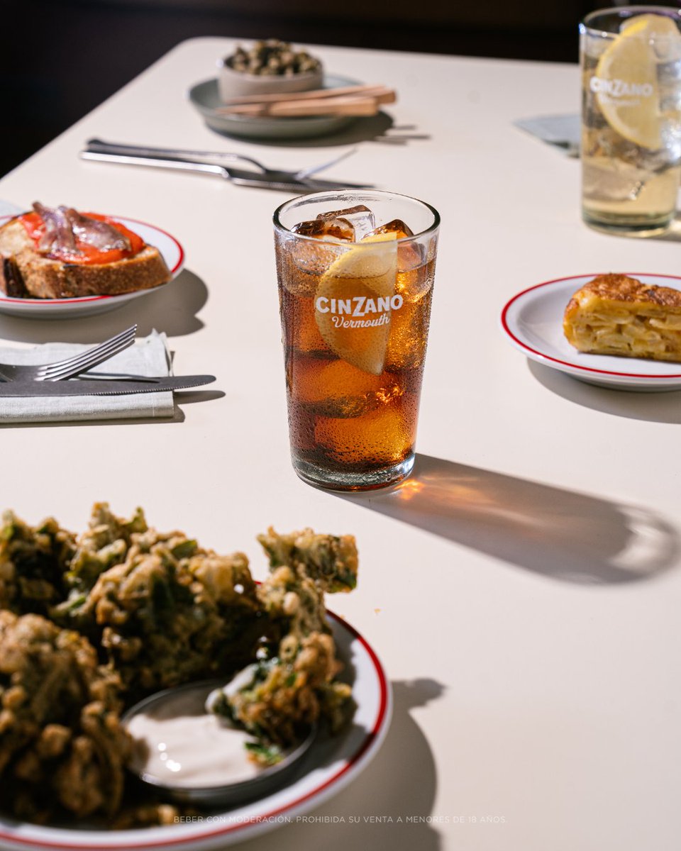 CinzanoArg's tweet photo. Apa, sale vermucito? #Cinzano https://t.co/Wcp51scltK