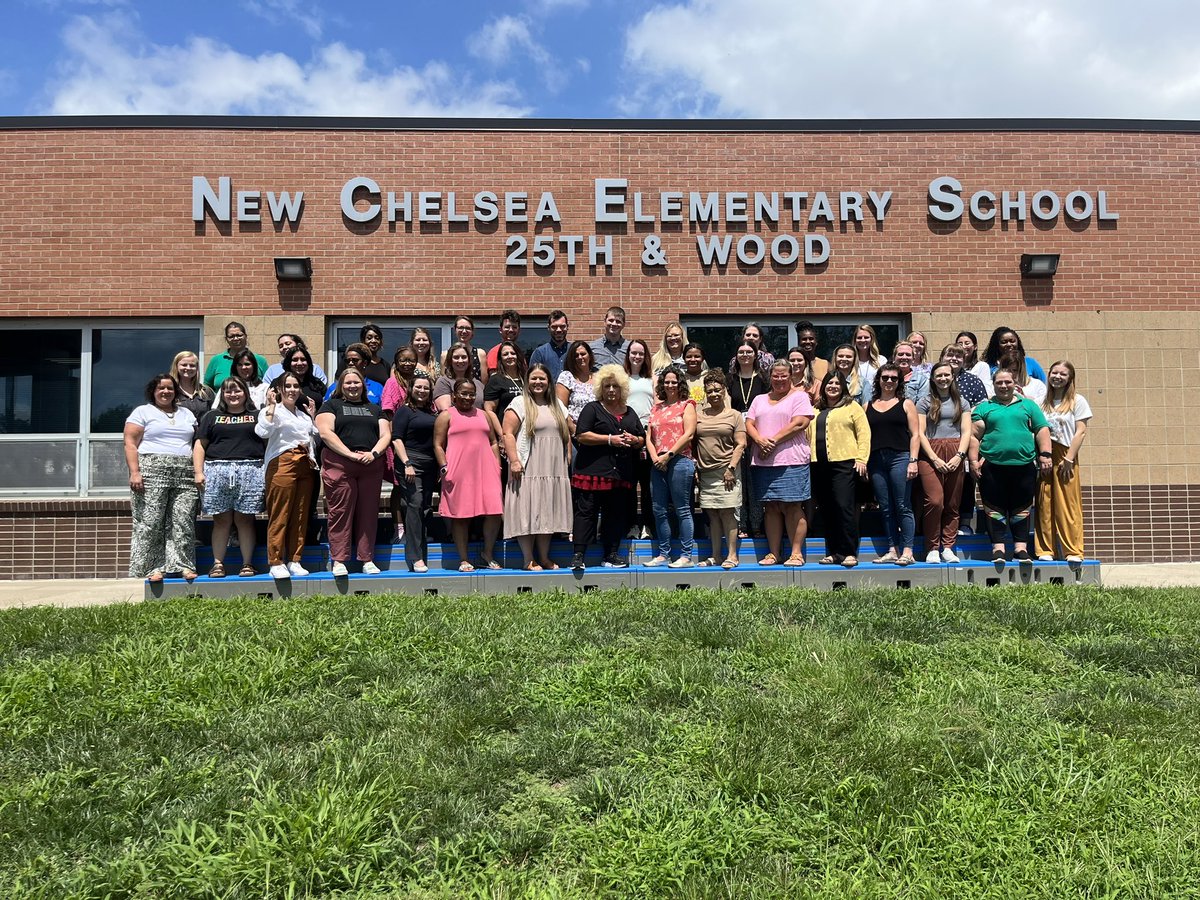 NewChelsea_Elem's tweet photo. Another great day getting back into the groove of things! It’s gonna be such a great year! @kckschools #BetterEveryDay #teachersfirstday #newschoolyear https://t.co/lm4I2tqLui