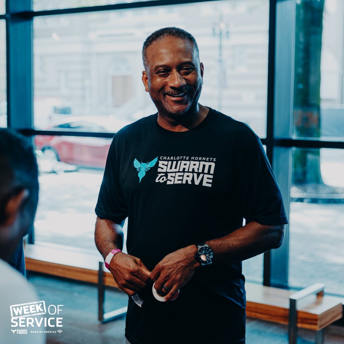 hornets's tweet photo. Full STEAM ahead! 🧪🎨 #WeekOfService is off to a great start! Today, volunteers built 1000 STEAMKits to be distributed to Title 1 schools to provide access to science, technology, engineering, art &amp; math activities throughout the school year.

#SwarmToServe | @BankofAmerica https://t.co/iAhYr1bmMO