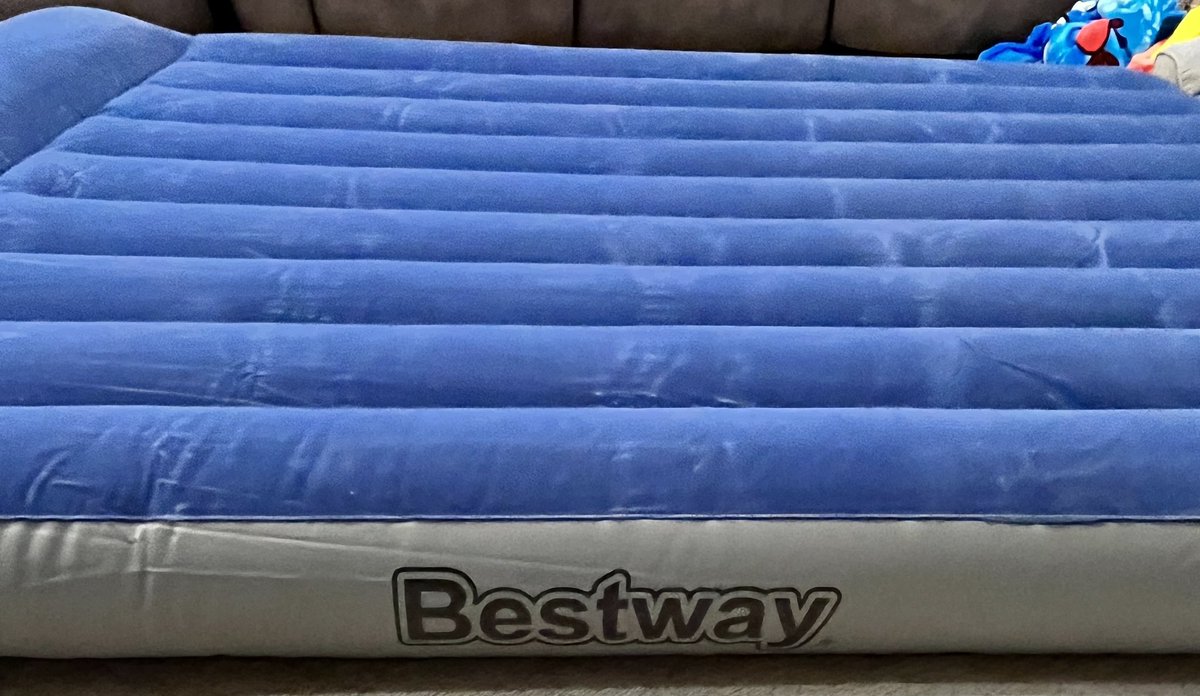 NormaWa96860546's tweet photo. I was picked to review this airbed from #BestwayUS and #Tryazon! My family loved the comfort and cushion of this airbed! It took only 2 minutes to blow up with a cord attached! It required no adapter and it has a storage part for the cord! Very convenient when you are in a pinch! https://t.co/P5Yo6r9GoH