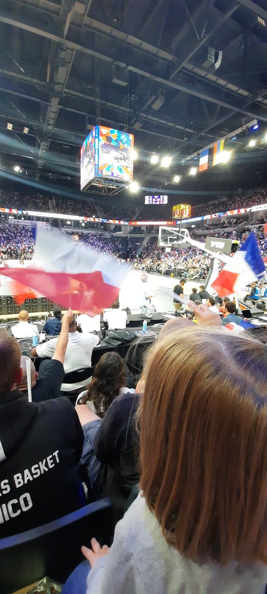 1er match de l'équipe de france de #basketball au Comet d'Orléans!