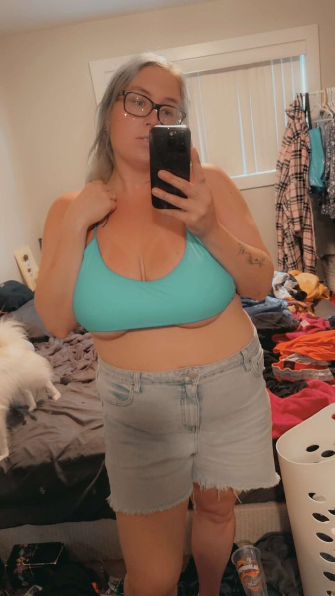 SkyeToxic's tweet photo. Everyone likes underboob 😉

https://t.co/THFEmGeOEJ https://t.co/JijGnVVVuh