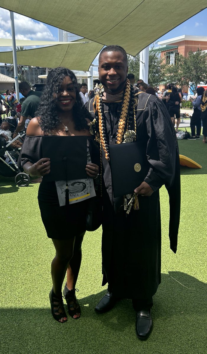 TrilColes's tweet photo. Truly Blessed to have Graduated with my Masters degree in Business Management! Special thanks to my momma who always believed in me🤞🏾 #GoKnights #Chargeon https://t.co/rXHf7Rm0H8