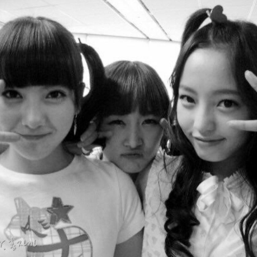 El día de hoy me traje a Lily y Linda, para escuchar en vivo #𓆩𝑠𝚑oo𝔱i𝚗g·𝑠ta𝚛𓆪 y #ଘ·𝑙e𝑓t一𝔯𝑖g𝚑t·ଓ de las hermosísimas #𝐗TRA𝐆IRLS𝟸nd𝐶B. Nos divertimos muchísimo y esperamos traernos a las demás después. (๑´•.̫ • `๑) 

·𑁯   <a href="/xg_offcl/">‹　·　︎𝐗TRA　つ　𝐆IRLS　!</a> ୨୧ ׅ ۫   #𝔹abчSoorı