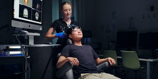 Professor Peter Enticott and his team @DeakinSeed are testing the effectiveness of transcranial magnetic stimulation (TMS) in alleviating distress experienced by some young autistic people. For more detail on the study @DeakinHealth >>>deakin.au/3qejMy5