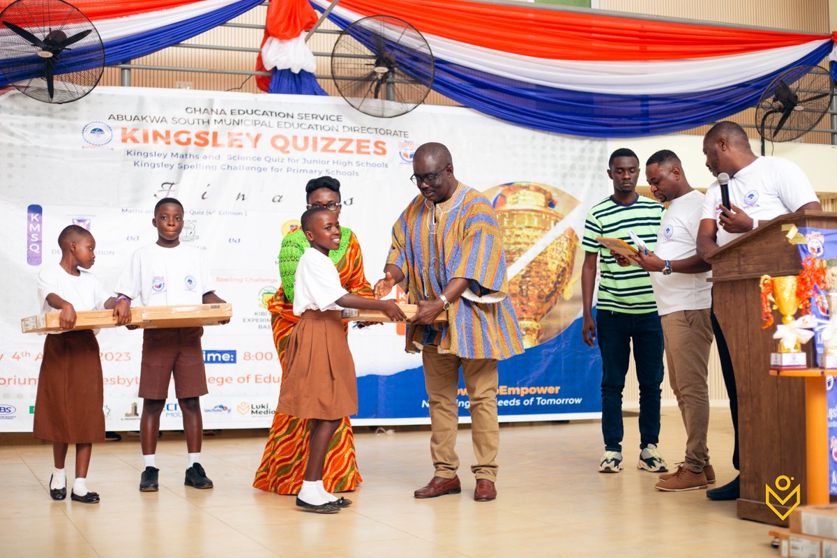 Kingskagyemang's tweet photo. Let me use this opportunity to wish students writing their BECE today  the best of luck and hope interventions like the free feeding and  transport given you will contribute to your success.
https://t.co/bbdi7xPjuO

#ScholarshipSecretariat #ScholsecGhana https://t.co/u2ssQe3aP3