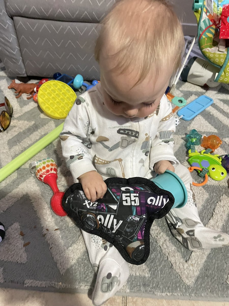 Little Alex playing with his Big Alex @Alex_Bowman “dog toy” 🐶💜
#AlexBowman #AlexBowmanRacing #Ally48