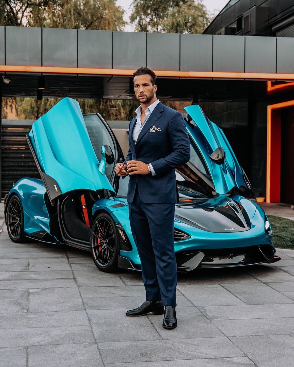 TateTheTalisman's tweet image. I will wear perfectly tailored 20,000 dollar suits with diamond cuff links and hand made 14,000 dollar alligator shoes and I’ll STILL have holes in my socks.

I’m from the streets.

Never forget.