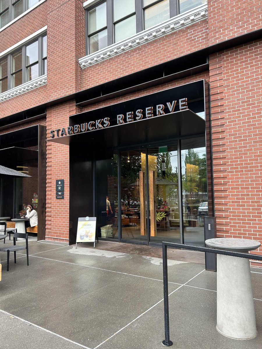 un_loop's tweet photo. Thanks to our wonderful board member for hosting participants at the Starbucks Center! This was the first opportunity for participants who had never been in a tech office to see firsthand what they're working towards. They're motivated to get their journeys started! https://t.co/lhstxGBbPb