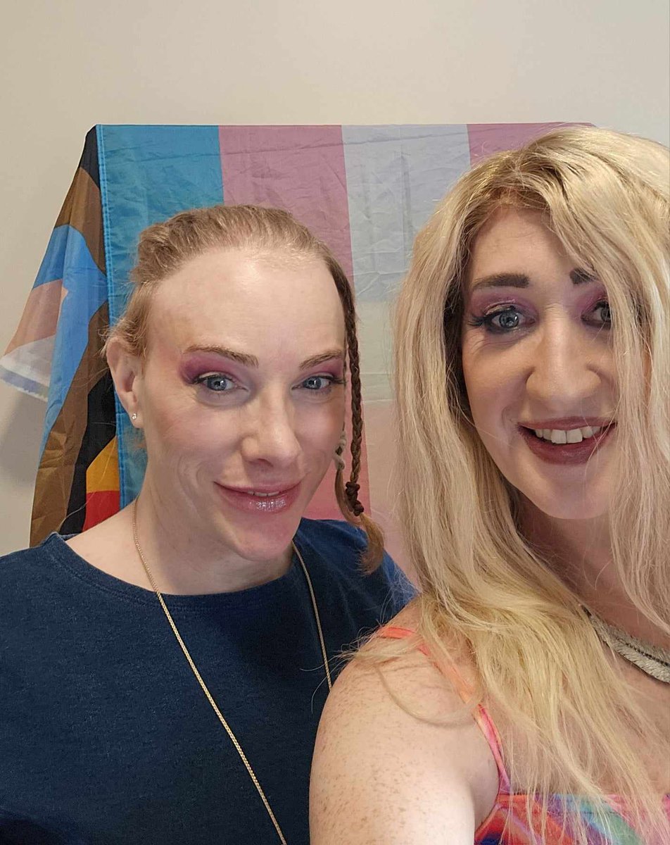 SureAsShell's tweet photo. Me and the Bee at Leeds Pride 2023.
#leeds #pride #leedspride #trans @bonniexplore https://t.co/TZViUYJ5Cv