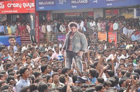 AakashMBfan's tweet image. Finally Just Few Hrs left To Our Biggest Festival day #AUG9!

Big Thanks to my Hero's Extended Family! Oka Neutral page Support ledu, Working day, 2nd Time Rls! Mamulaa efforts pettaledu mana fans.. Show to show Updates, Cutouts planning, everything they Rocked..Now Time to Enjoy